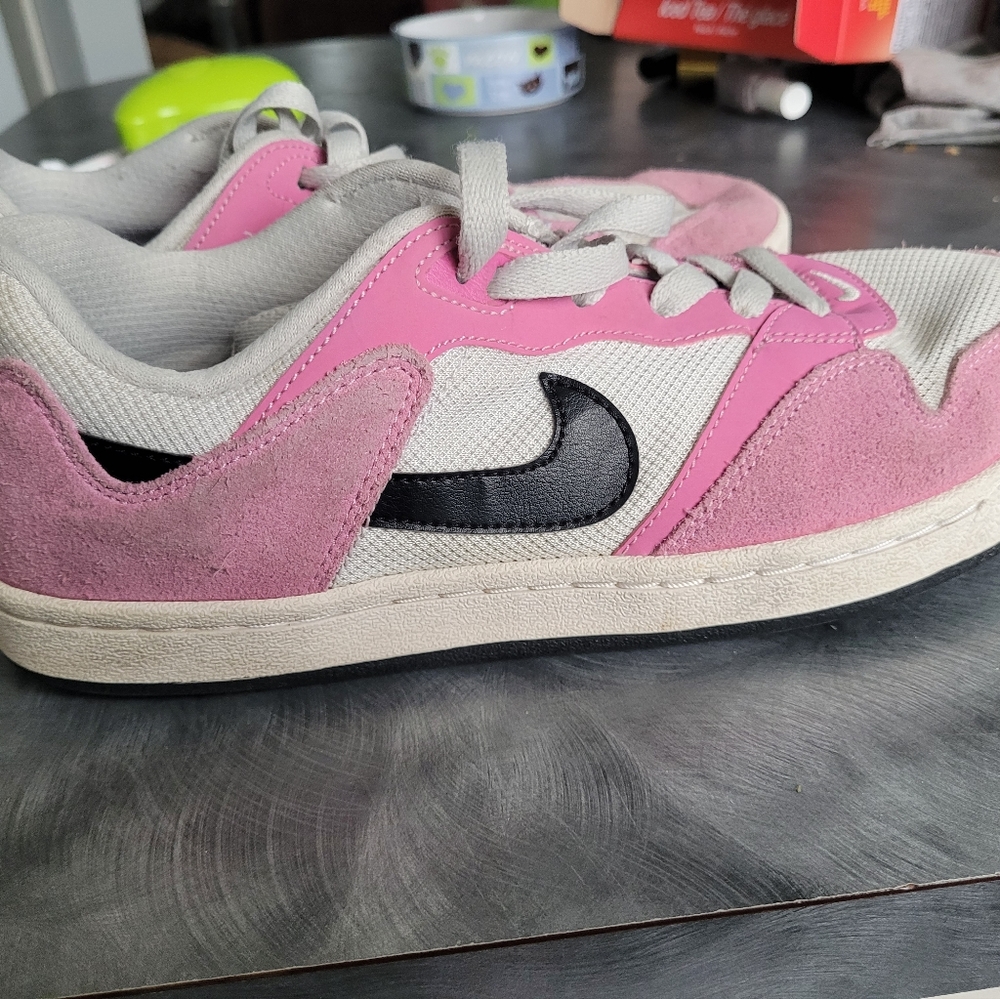 Nike SB Alleyoop Pink